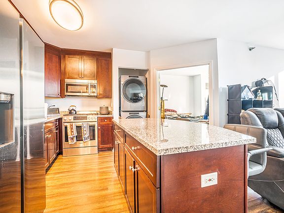 4th image of 33 W Ontario St APT 29C