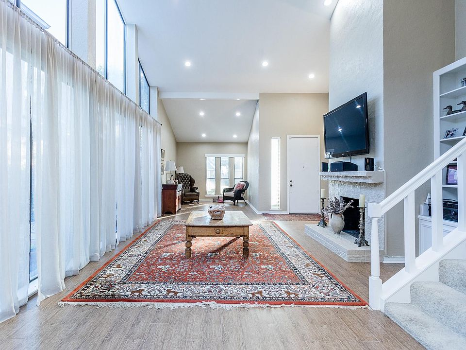 1st image of 2718 Oakmont Ln