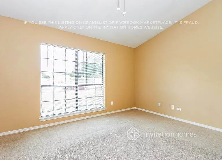 324 Matterhorn St — Photo 6