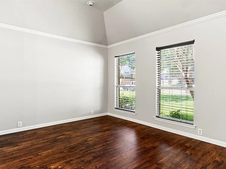 6721 Misty Hollow Dr — Photo 15
