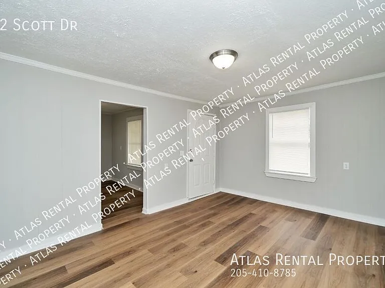 92 Scott Dr — Photo 5