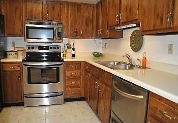 5th image of 1027 Claytonbrook Dr