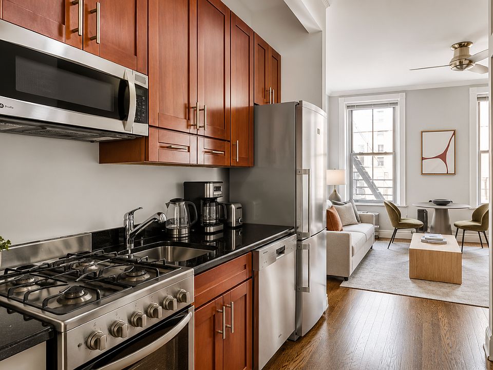 2nd image of 51 Leroy St APT 3A