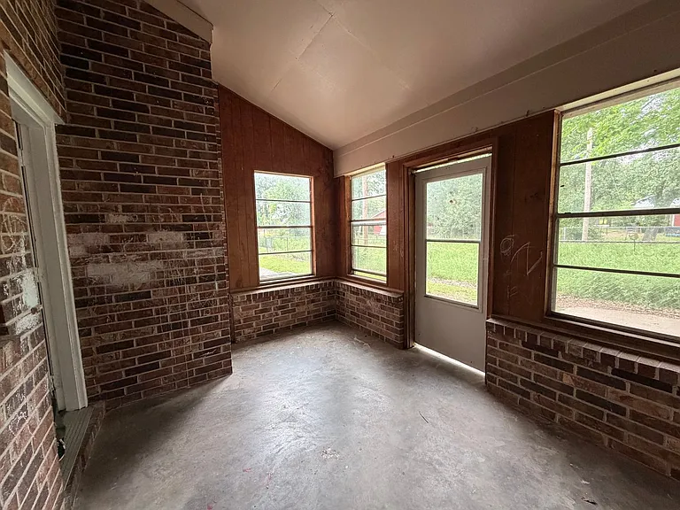 920 N Fargo Ave — Photo 24