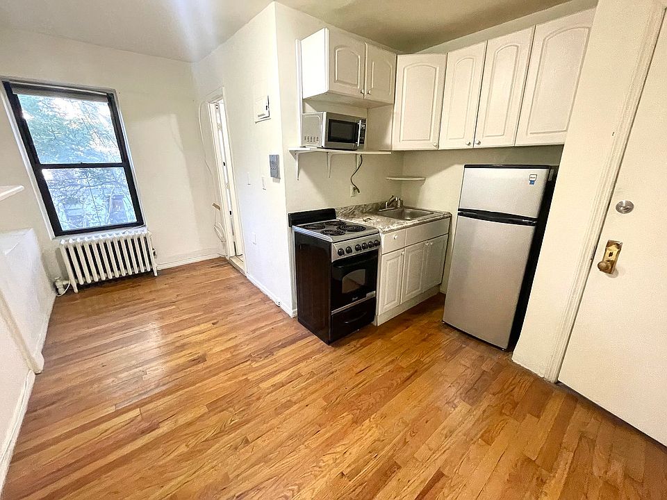 1st image of 440 E 9th St #9