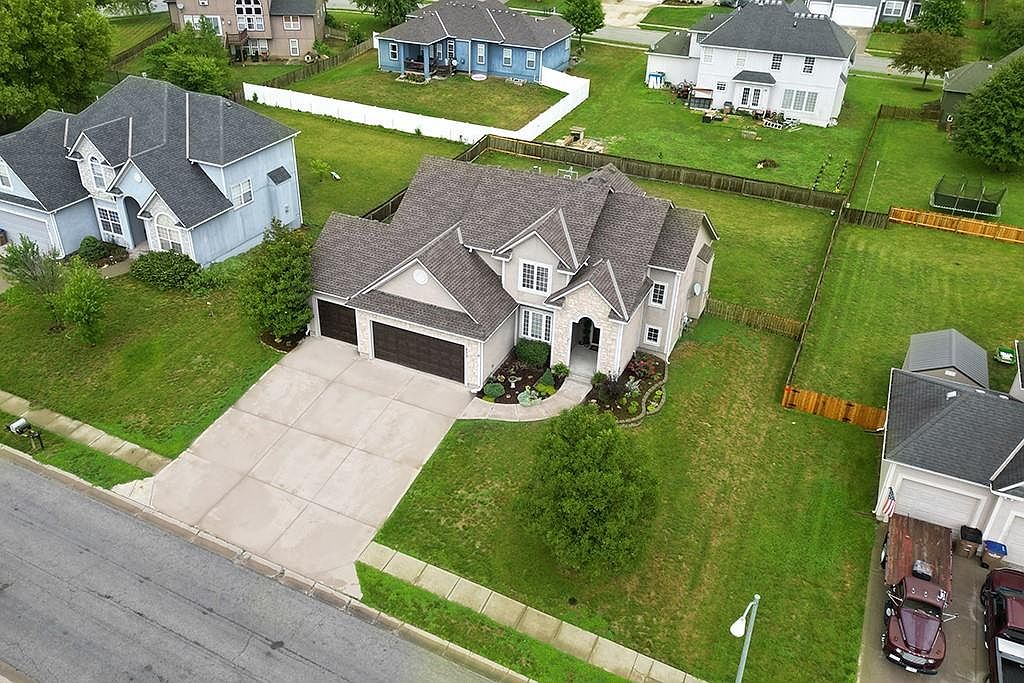 903 Terrace Dr, Raymore, MO 64083 MLS 2450917 Zillow