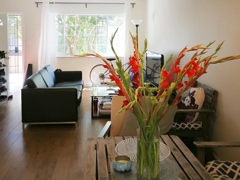 190 Gladys Ave #D — Photo 1