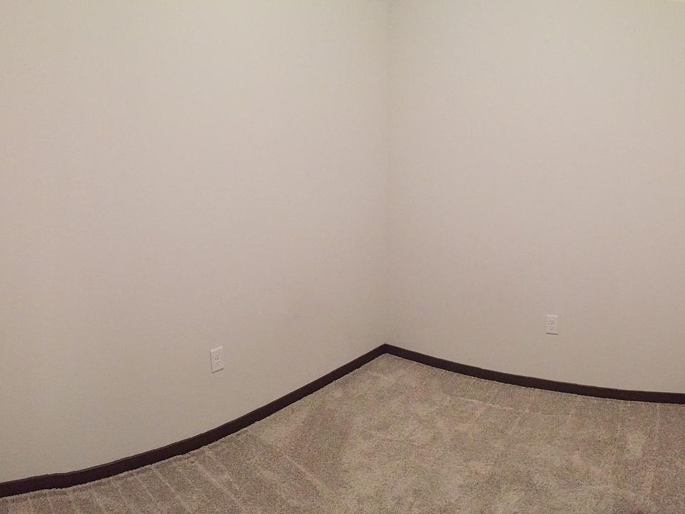 1st image of 425 W Washington Ave APT 412