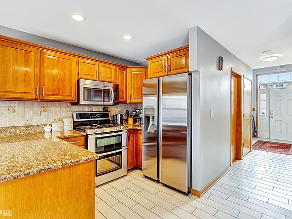 5th image of 111 Oak Hill Dr
