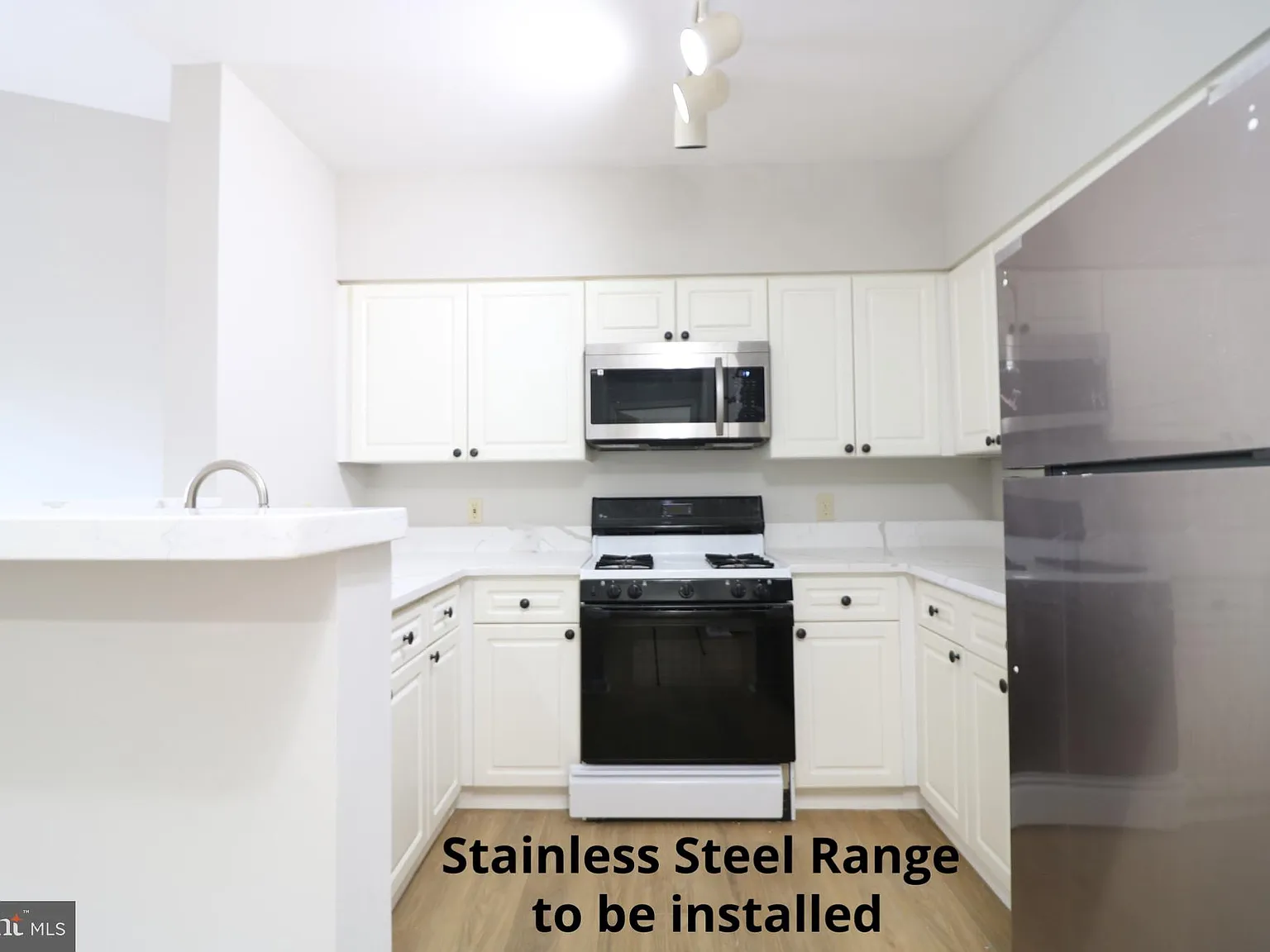 Worldgate Condo — Photo 4