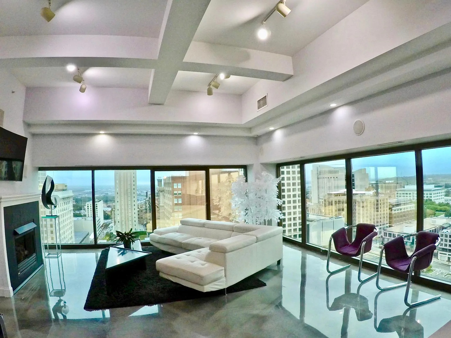 1101 Walnut St — Photo 2