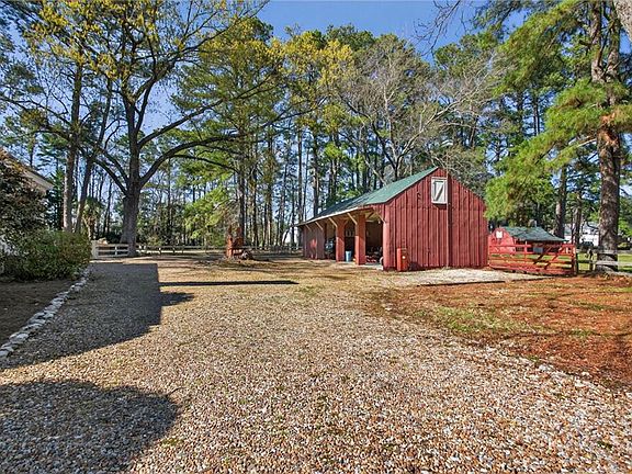 2nd image of 1105 Waters Rd