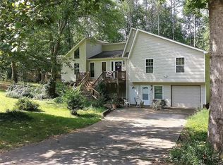 1648 Shadowbrook Dr, Acworth, GA 30102