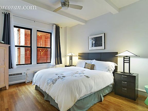 4th image of 27 E 93rd St