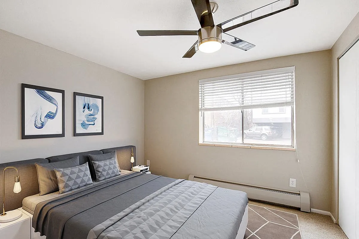 Topaz Apartments — Photo 4