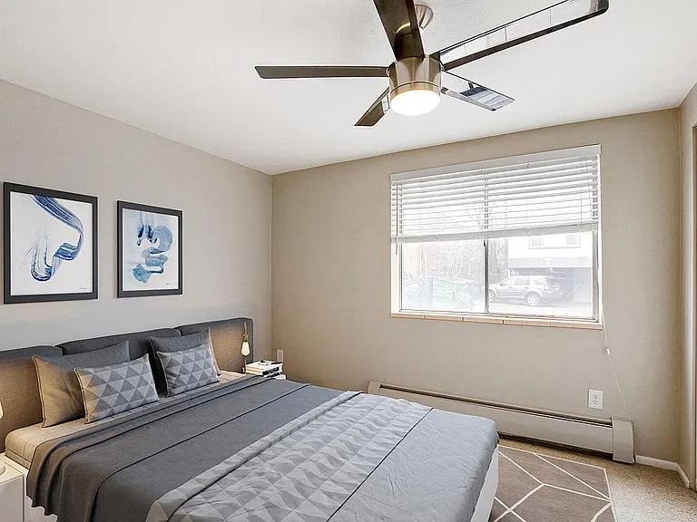 Topaz Apartments — Photo 4