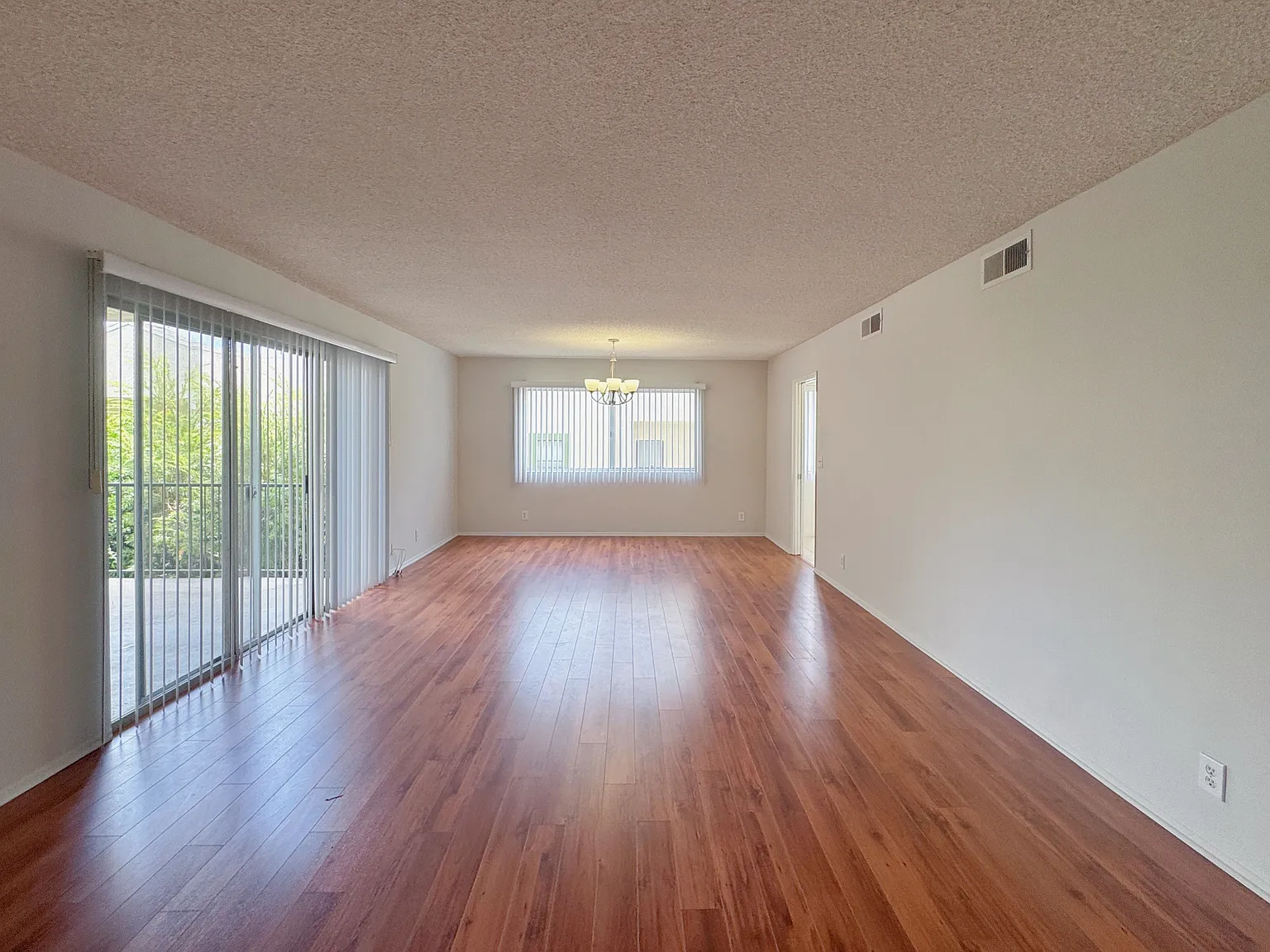 2 bed, 1150 sqft, $2,995 — Photo 3