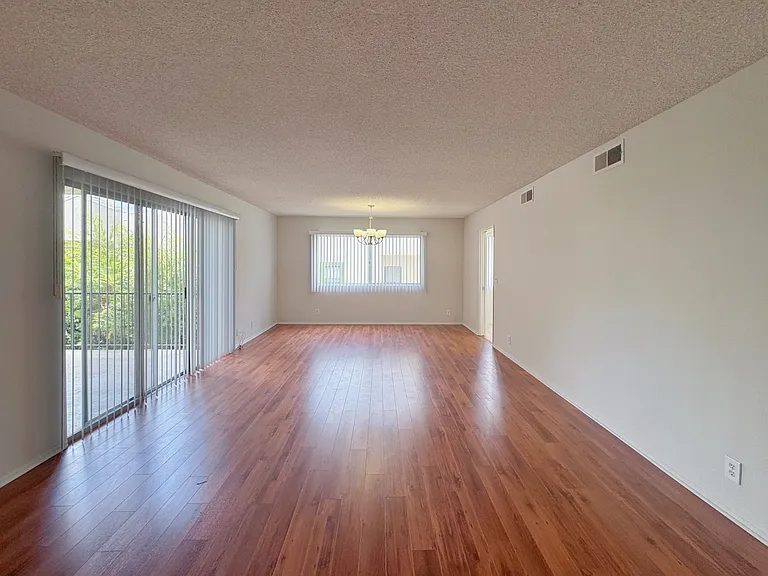 1218 Pine St #201 — Photo 4