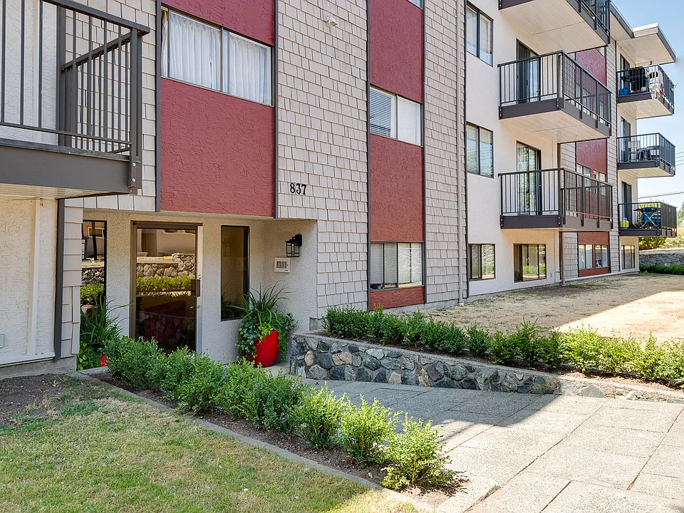 837 Ellery St #203