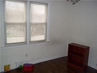 4th image of 2814 Merriam Ln