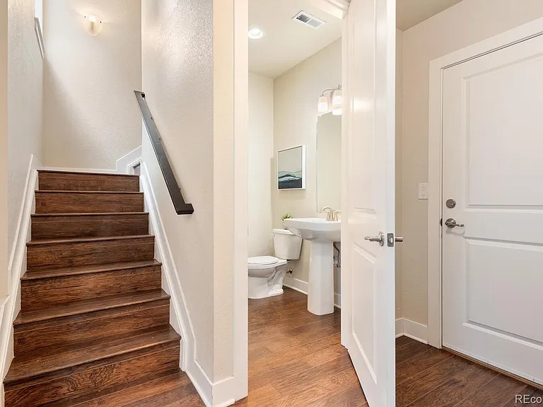 1635 King St — Photo 3