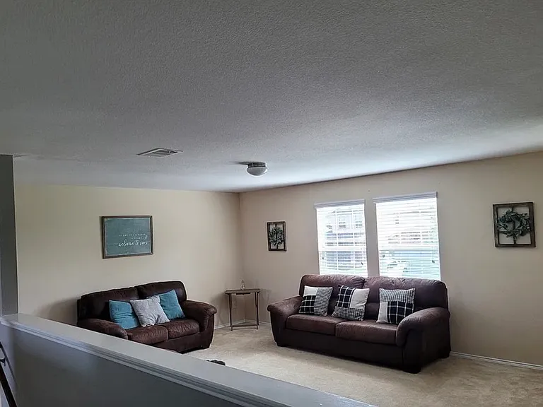 9213 Devonshire Ct — Photo 6