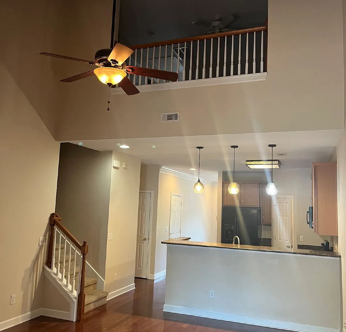 3 bed, 2.5 bath, 1744 sqft, $2,300 — Photo 4