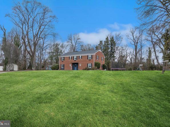 30 Highland Dr, Millersville, MD 21108