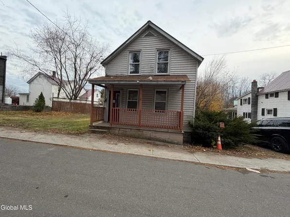 5 Elizabeth Street, Port Henry, NY 12974