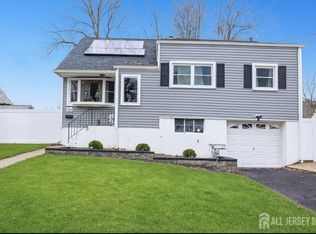 206 Arlington Dr, Fords, NJ 08863