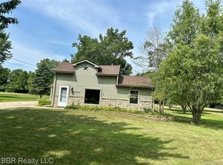16712 Helen St, Southgate, MI 48195