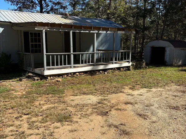 17 Lewis Dr, Lavonia, GA 30553