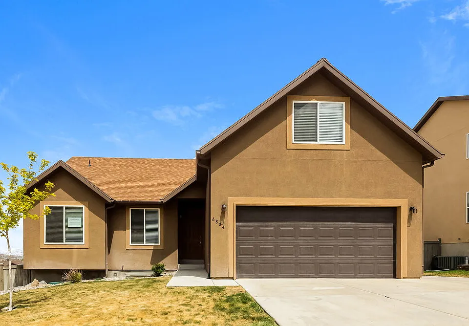 6824 N Yakima Way