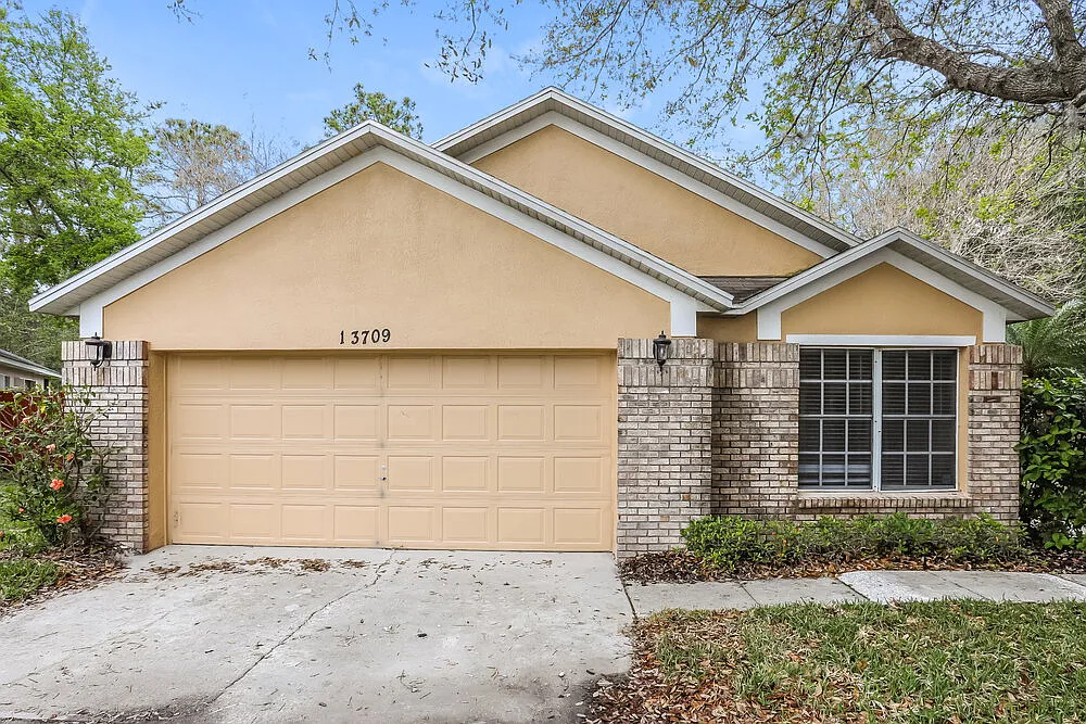 3 bed, 2.0 bath, 1740 sqft, $2,525 — Photo 1
