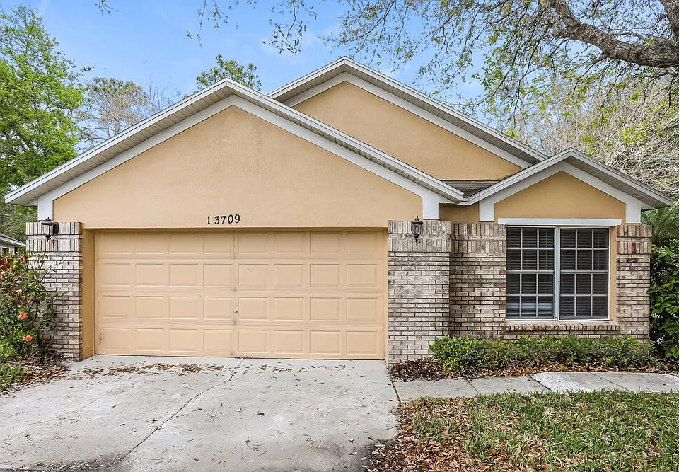 13709 Valleybrooke Ln