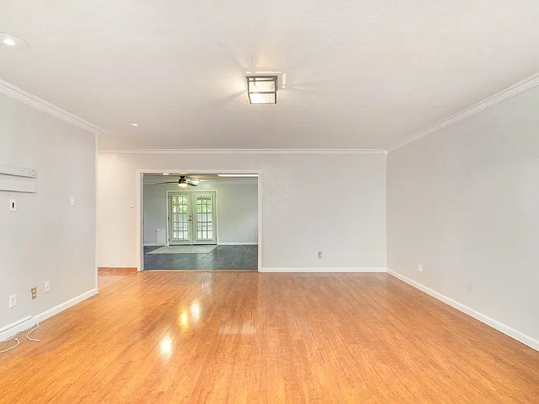 414 E Grenoble Dr — Photo 6