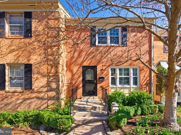 4533 Maxfield Dr, Annandale, VA 22003