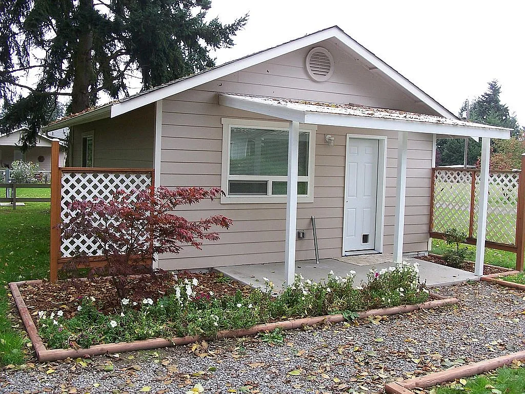 714 N Barr Rd #B photo 1