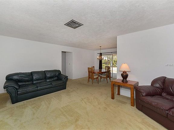 2nd image of 2304 Lake Shore Dr