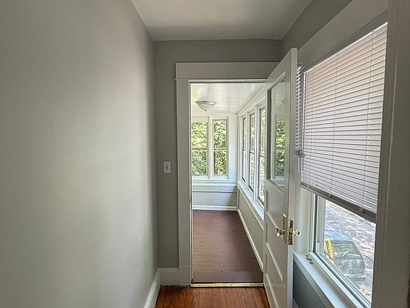 3rd image of 8 N Bank St #2