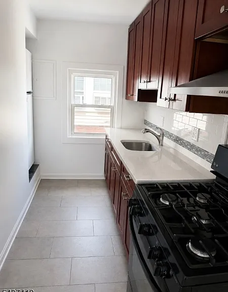 1023 Adams Ave — Photo 2