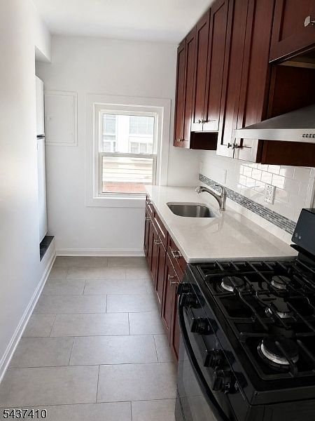 2nd image of 1023 Adams Ave