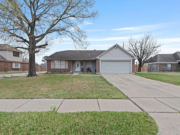 3rd image of 151 E Forest Ln