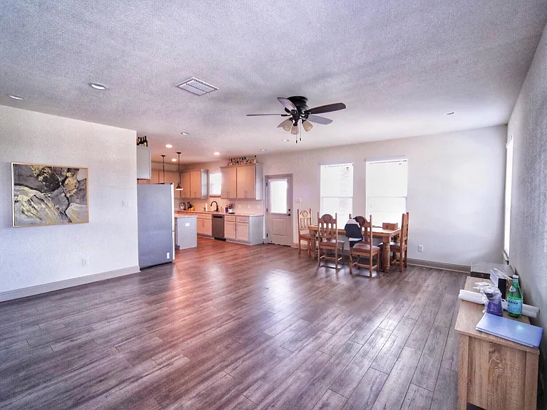 3001 McCart Ave — Photo 4