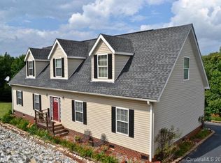 170 Pineneedle Ln, Nebo, NC 28761