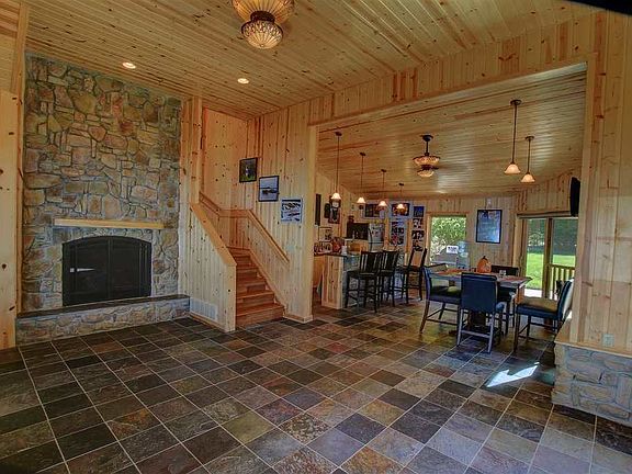 5th image of 2474 S Forest Ln