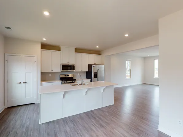 104A Helm Ln #A, Mooresville, NC 28117