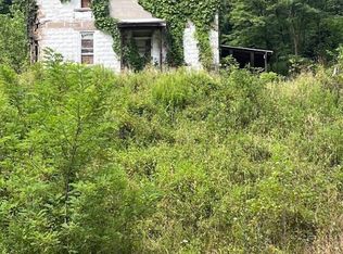 132 Bunner Hill Rd, Mount Morris, PA 15349