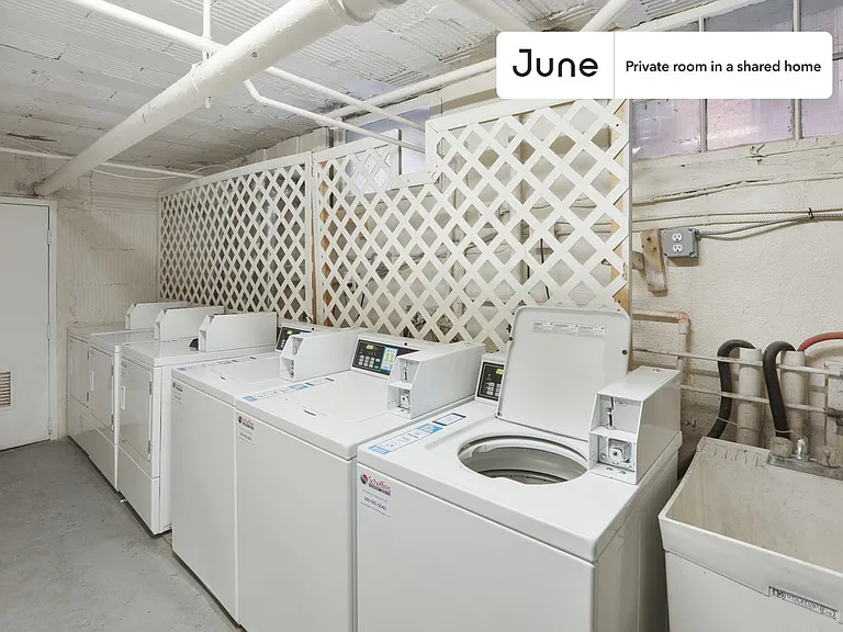 1815S N St SE #E — Photo 18