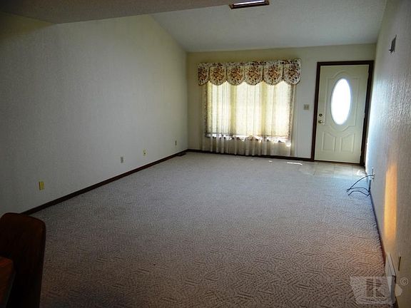 3rd image of 1135 6th St SW #2
